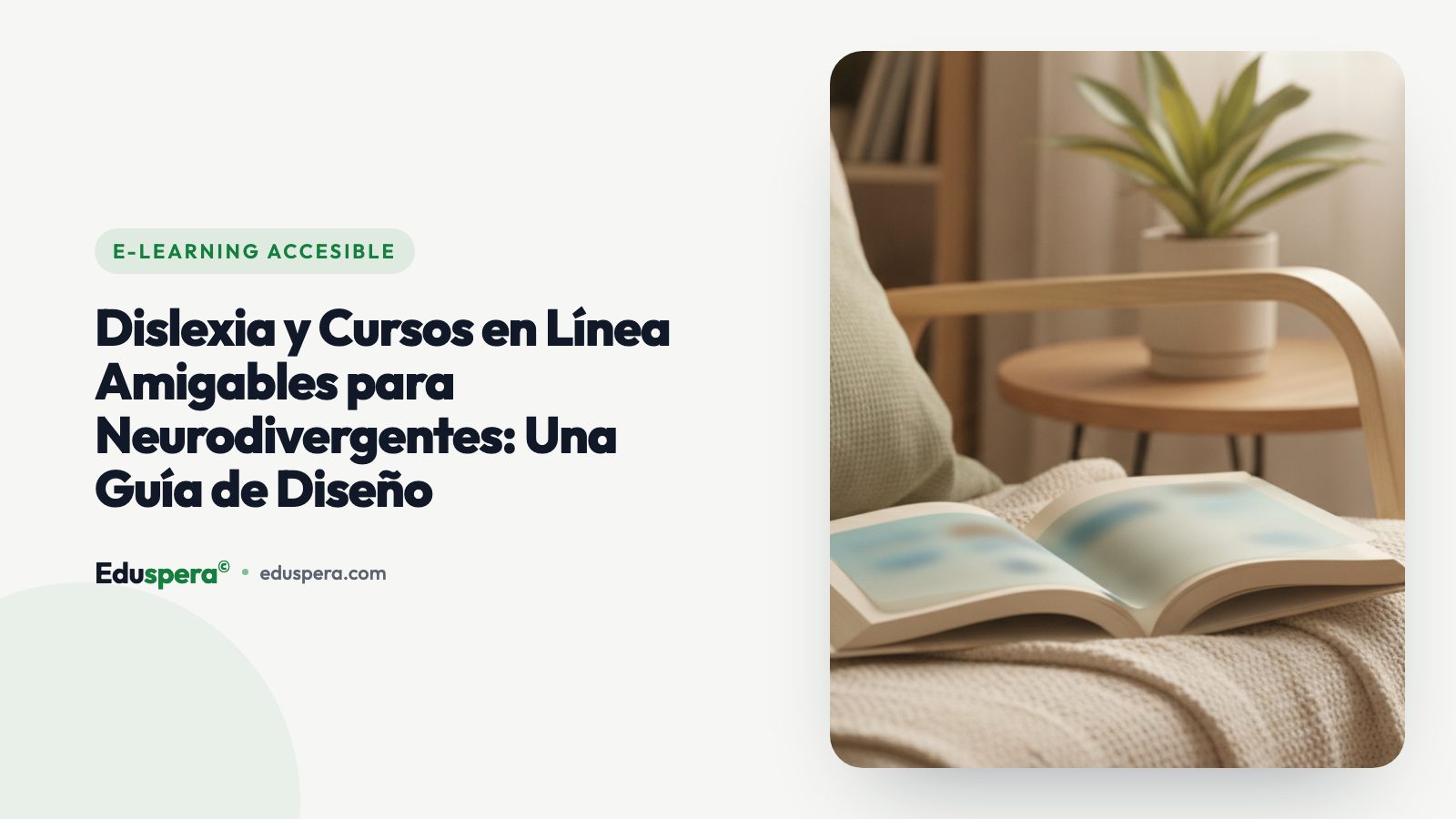 Un espacio de estudio tranquilo y despejado con una laptop que muestra texto de curso legible
