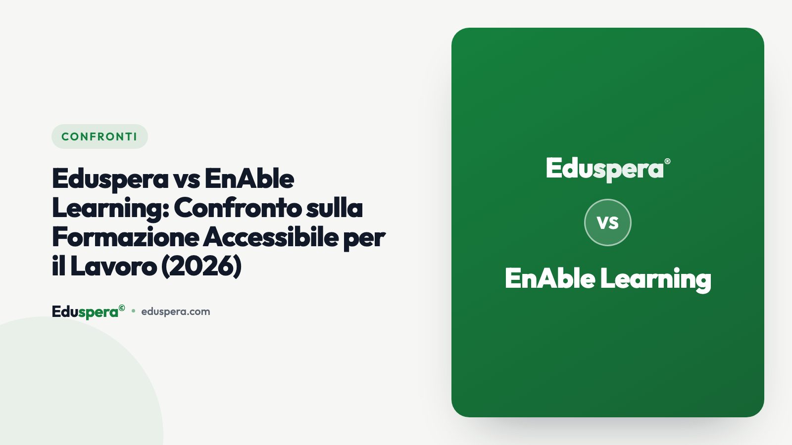 Un team diversificato e inclusivo in un moderno ufficio luminoso che completa insieme una formazione online accessibile sul posto di lavoro