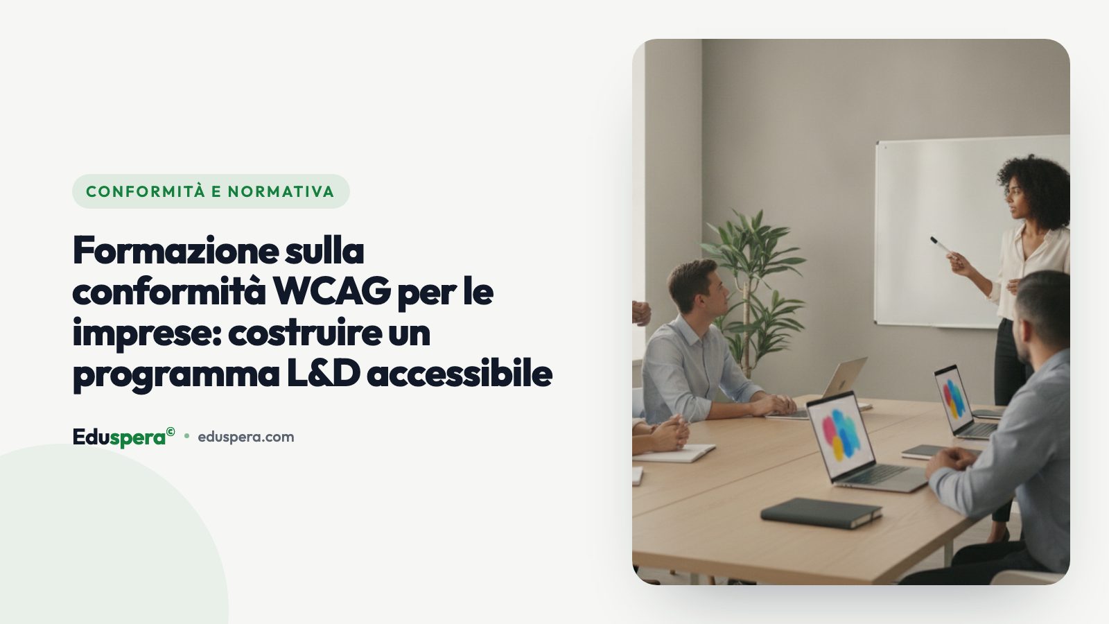 Un moderno ufficio aziendale con un laptop che mostra un cruscotto di formazione